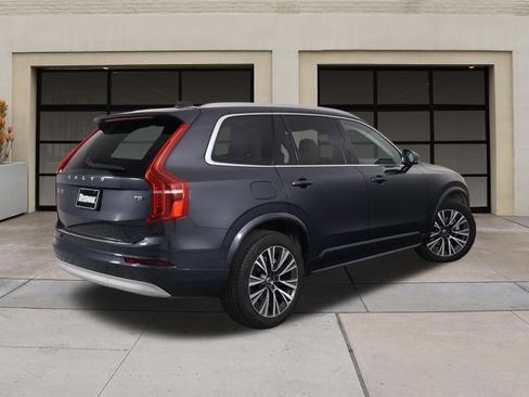 Used 2022 Volvo XC90 T5 Momentum w/ Protection Package Premier AWD/4WD image 4