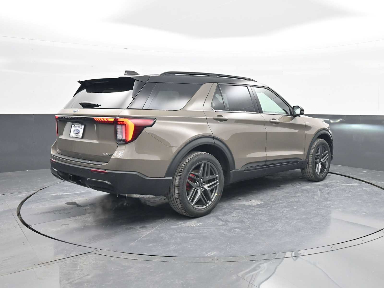 New 2026 Ford Explorer ST-Line w/ ST-Line Street Pack AWD/4WD image 8