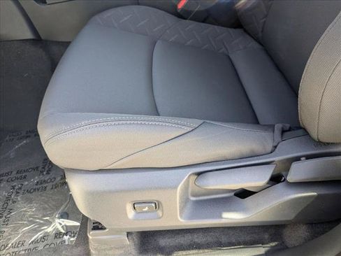 Used 2025 Toyota Tacoma SR5 AWD/4WD image 4