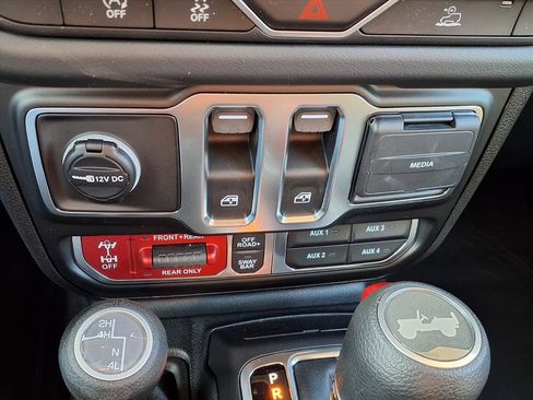 New 2025 Jeep Wrangler Rubicon image 9