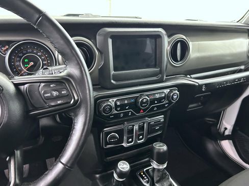 Certified 2023 Jeep Wrangler Sport S image 12