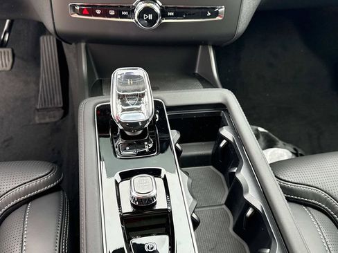 New 2026 Volvo XC90 B6 Ultra w/ Protection Package image 25