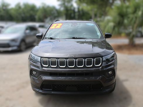 Used 2022 Jeep Compass Latitude AWD/4WD image 16