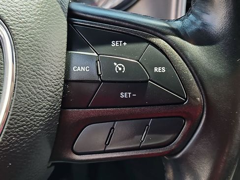 Certified 2021 Dodge Charger SXT RWD image 23