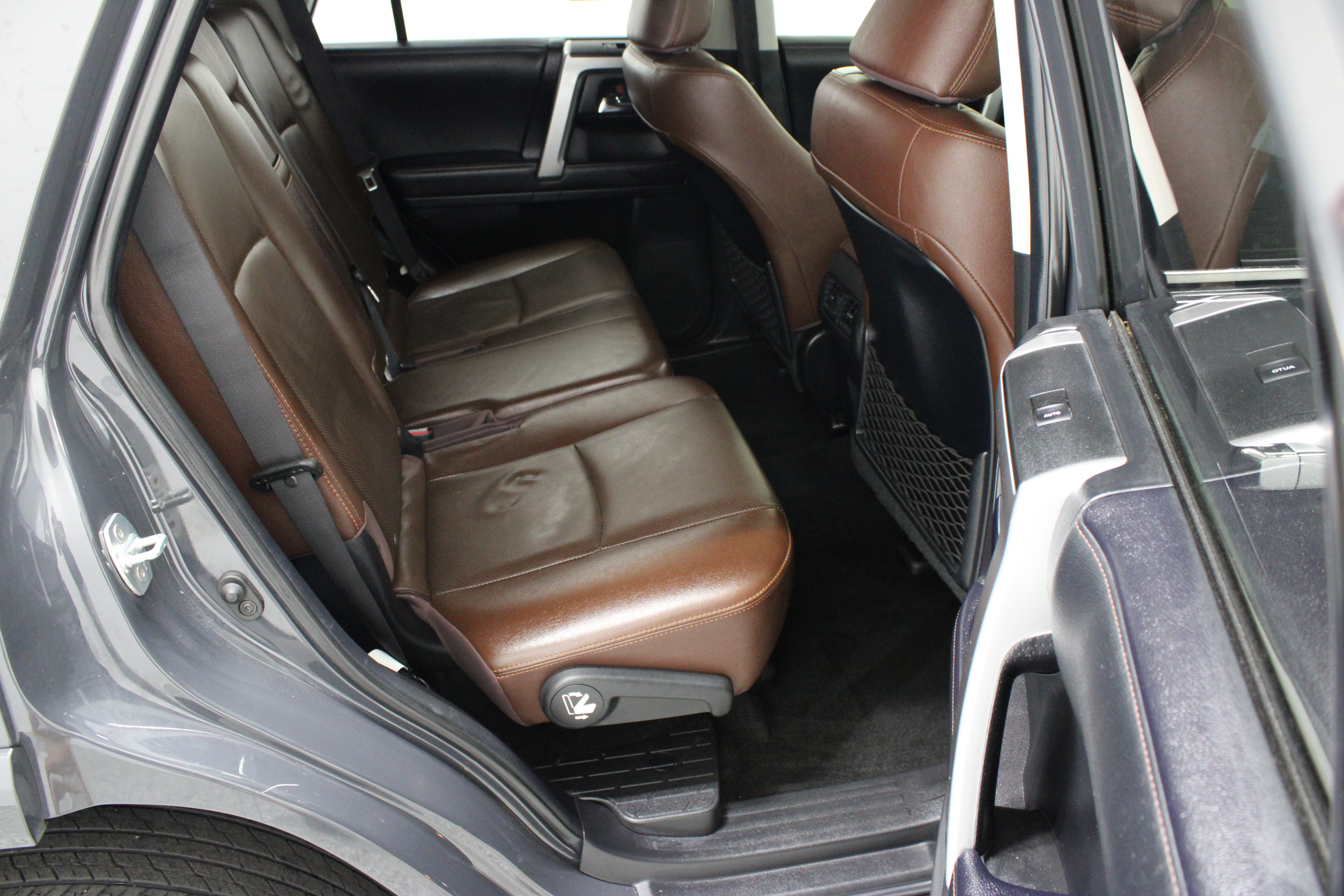Used 2024 Toyota 4Runner Limited AWD/4WD image 36
