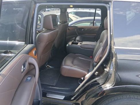 Used 2017 INFINITI QX80 Limited w/ All Season Package AWD/4WD image 4