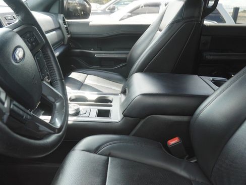 Used 2019 Ford Expedition XLT w/ Equipment Group 202A RWD image 8