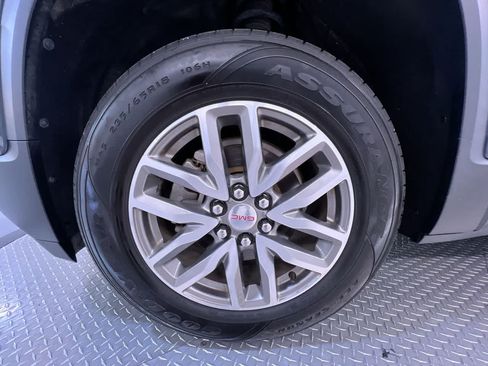 Used 2019 GMC Acadia SLE w/ Driver Alert Package I FWD image 10