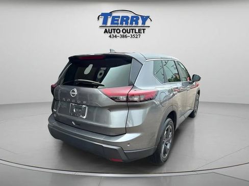 Used 2025 Nissan Rogue SV FWD image 6