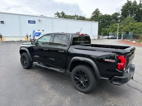 Used 2024 Chevrolet Colorado Trail Boss w/ Technology Package AWD/4WD image 7