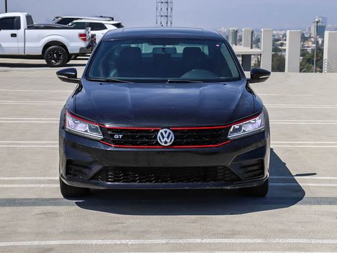 Used 2018 Volkswagen Passat 3.6 image 2