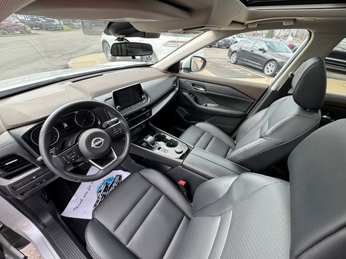 Used 2023 Nissan Rogue SV w/ SV Premium B Package image 19