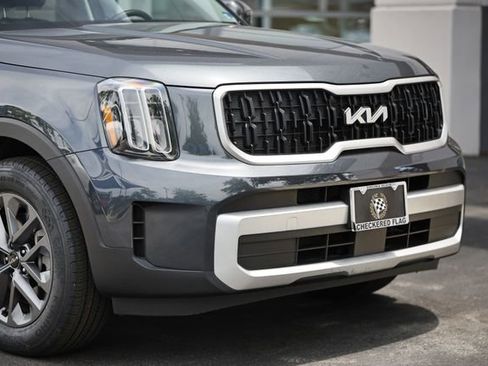 Used 2024 Kia Telluride LX FWD image 2
