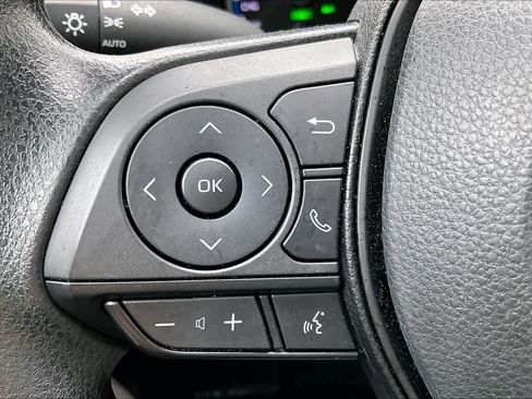 Used 2022 Toyota RAV4 XLE image 19