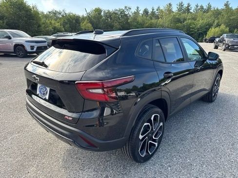 Used 2024 Chevrolet Trax RS FWD image 7