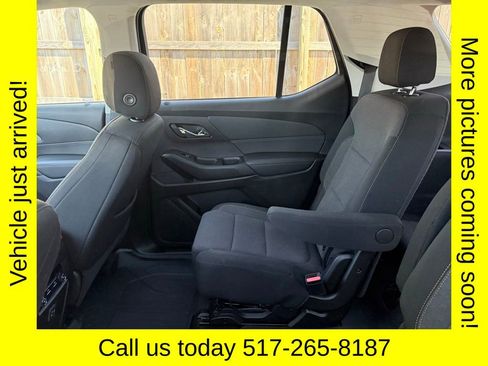 Used 2021 Chevrolet Traverse LT FWD image 4
