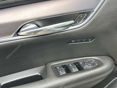 Certified 2024 Cadillac XT6 Luxury w/ LPO, Floor Liner Package AWD/4WD image 24