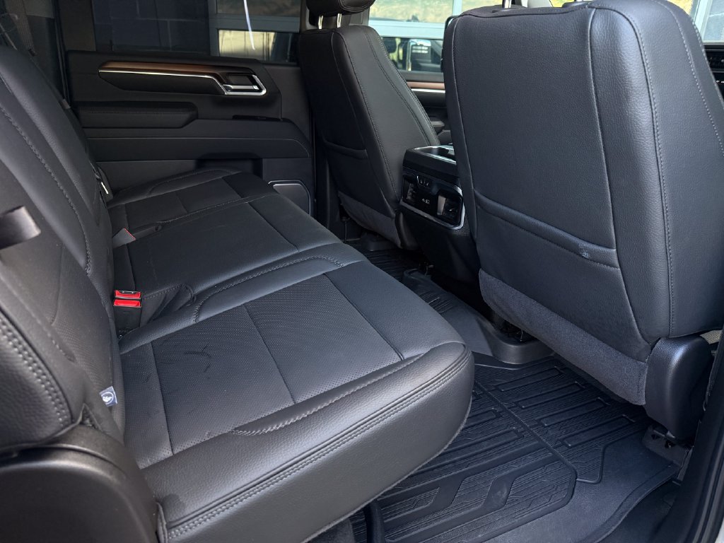 Used 2025 GMC Sierra 3500 Denali w/ Denali Reserve Package AWD/4WD image 44