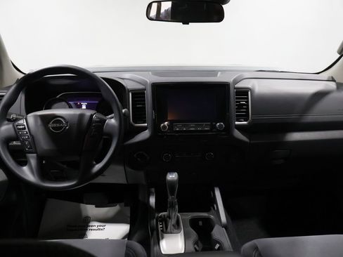 Used 2024 Nissan Frontier SV AWD/4WD image 16