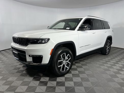 Certified 2024 Jeep Grand Cherokee L Limited w/ Luxury Tech Group II image 9
