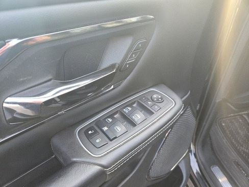 Used 2022 RAM 1500 Limited image 8