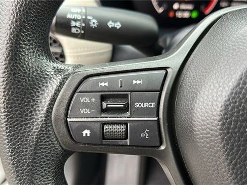 Used 2023 Honda HR-V LX image 11