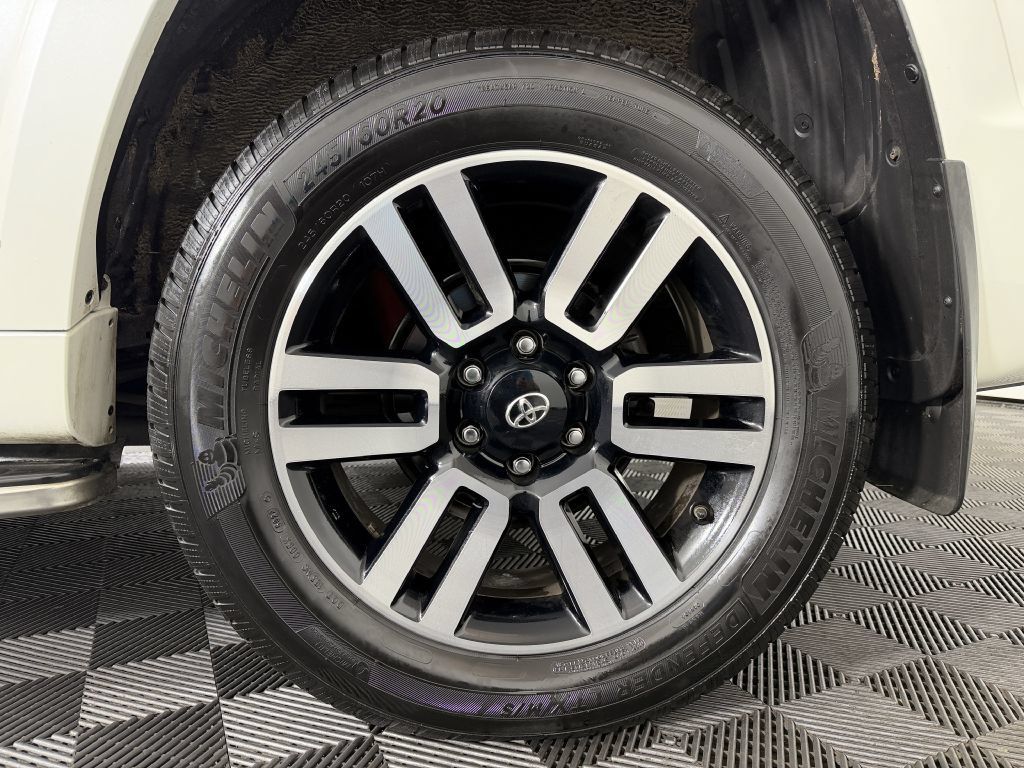 Used 2018 Toyota 4Runner Limited AWD/4WD image 41