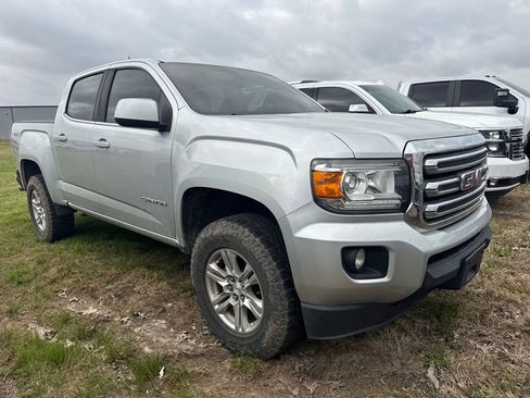 Used 2019 GMC Canyon SLE w/ SLE Convenience Package image 2