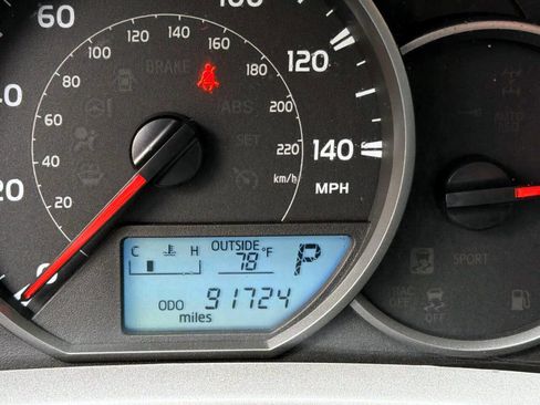 Used 2016 Toyota RAV4 LE AWD/4WD image 19