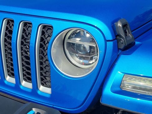 Used 2022 Jeep Wrangler Unlimited Sahara w/ Safety Group image 16