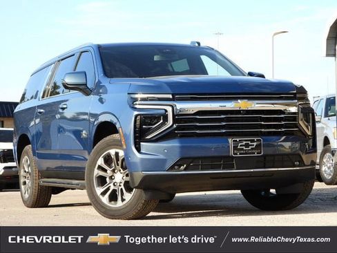 New 2026 Chevrolet Suburban LT w/ Comfort Package image 2