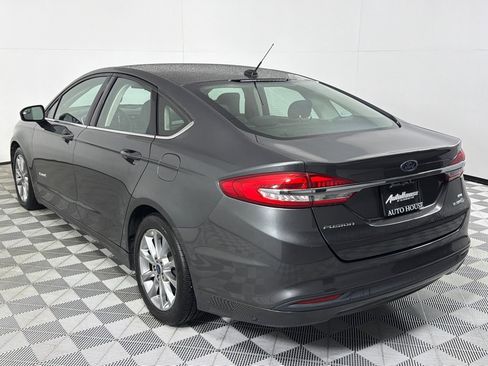 Used 2017 Ford Fusion SE image 7