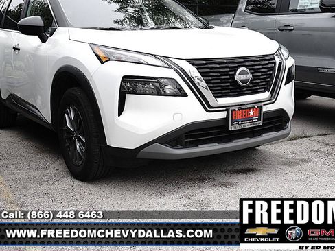 Used 2023 Nissan Rogue S FWD image 2