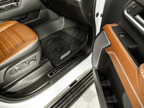 Used 2025 GMC Sierra 2500 Denali Ultimate w/ Max Trailering Package image 26