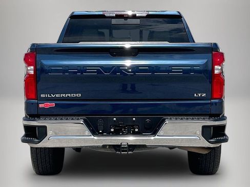 Used 2019 Chevrolet Silverado 1500 LTZ w/ LTZ Premium Package RWD image 6