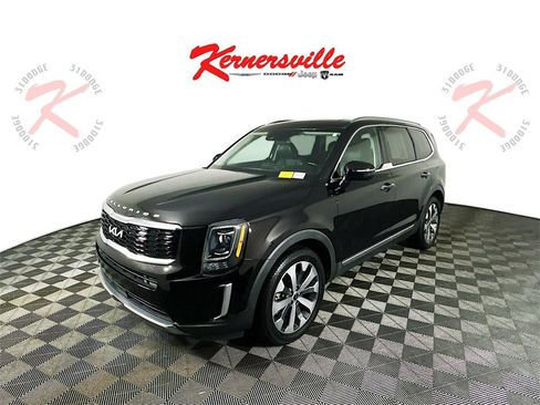 Used 2022 Kia Telluride S image 3