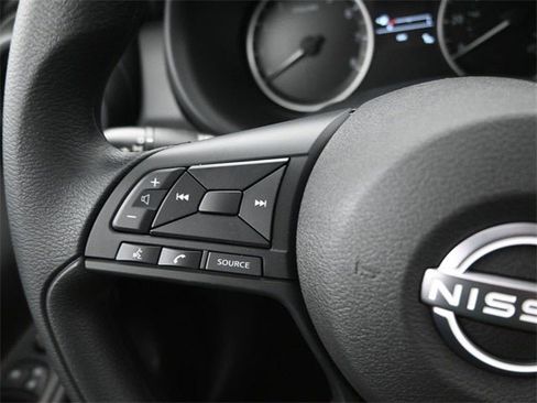 New 2025 Nissan Kicks Play S image 18