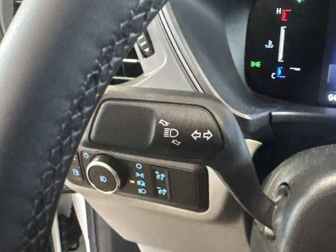 Used 2025 Ford Escape SE image 29