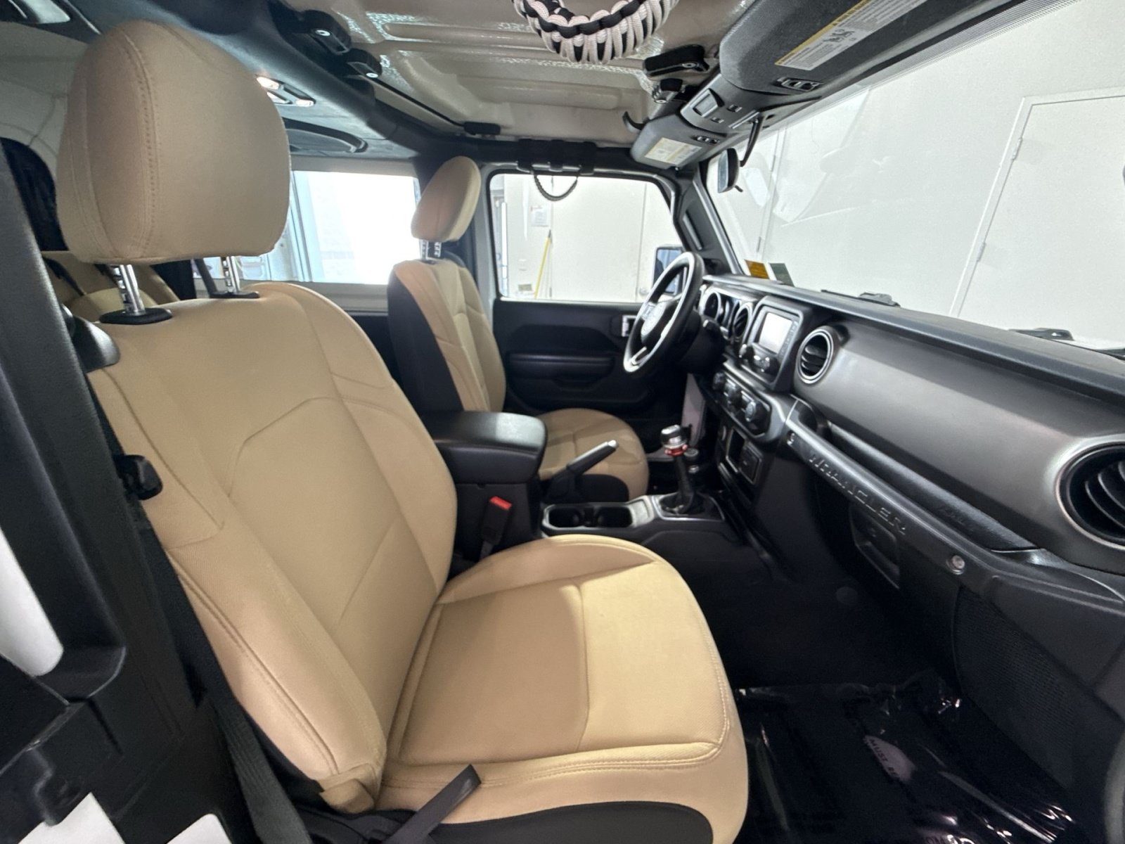 Used 2021 Jeep Wrangler Sport AWD/4WD image 27