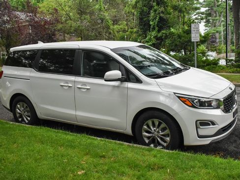Used 2020 Kia Sedona LX FWD image 11