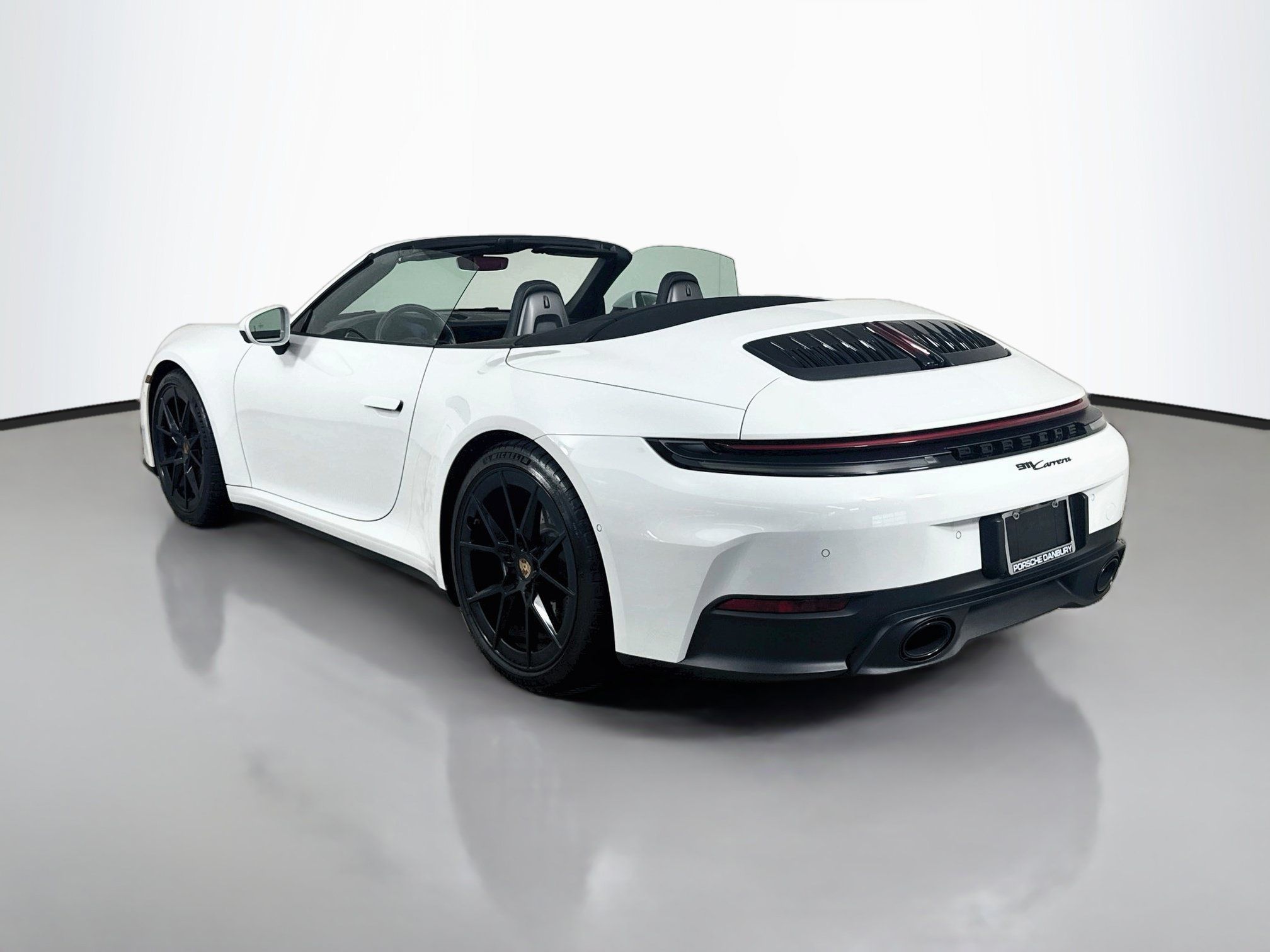Certified 2025 Porsche 911 Carrera RWD image 3