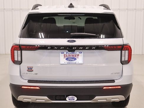New 2026 Ford Explorer Active w/ Active Comfort Package image 8