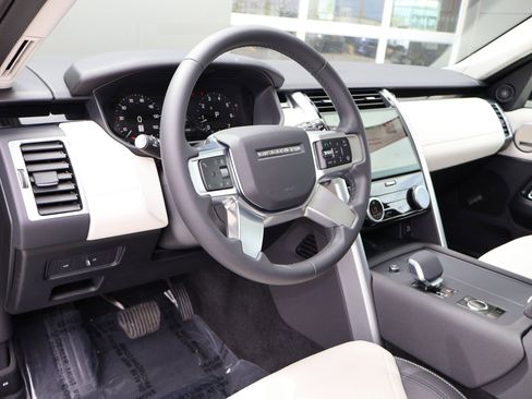 Certified 2025 Land Rover Discovery S AWD/4WD image 14