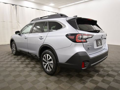 Used 2022 Subaru Outback Premium image 5