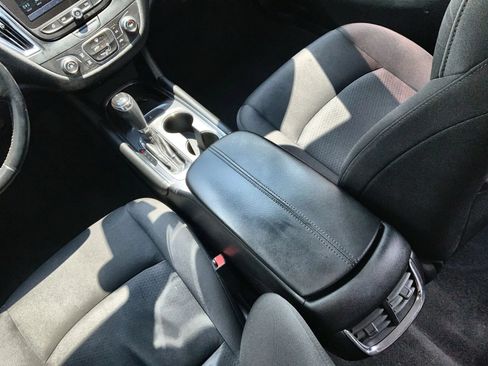Used 2018 Chevrolet Malibu LT FWD image 22