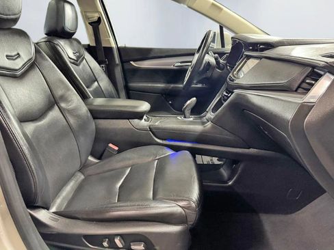 Used 2017 Cadillac XT5 Luxury w/ Driver Awareness Package image 24