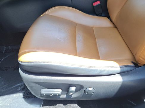 Used 2014 Lexus CT 200h w/ Seat Comfort Package FWD image 28