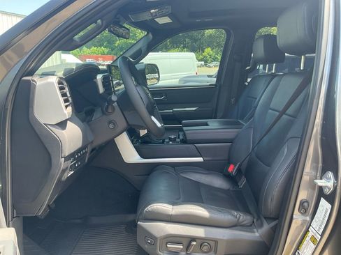 Used 2025 Toyota Sequoia Platinum AWD/4WD image 16