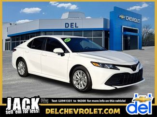 Used 2020 Toyota Camry LE image 1
