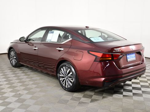 Used 2024 Nissan Altima 2.5 SV FWD image 8